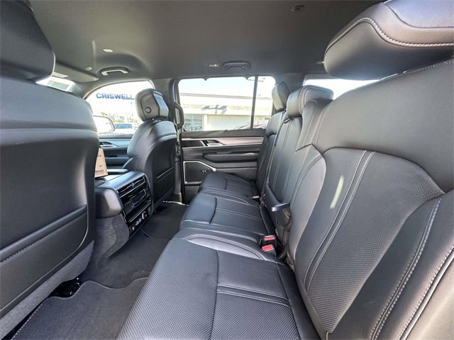 New 2025 Jeep Wagoneer 4WD image 15