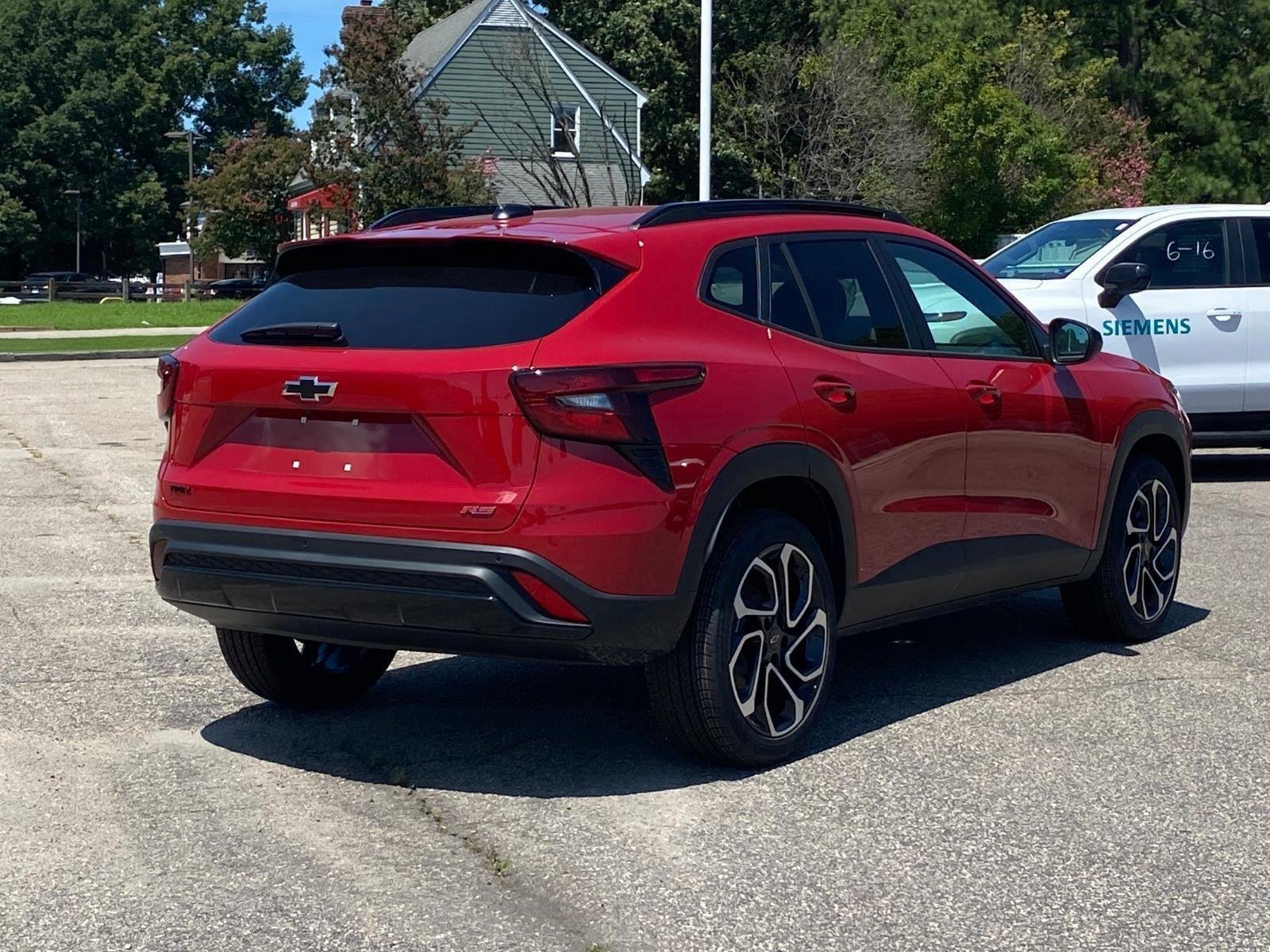 New 2026 Chevrolet Trax RS w/ Sunroof Package FWD image 5