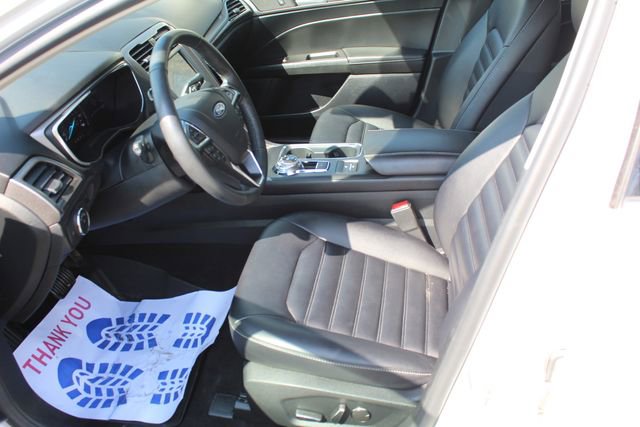 Used 2020 Ford Fusion SEL FWD image 12