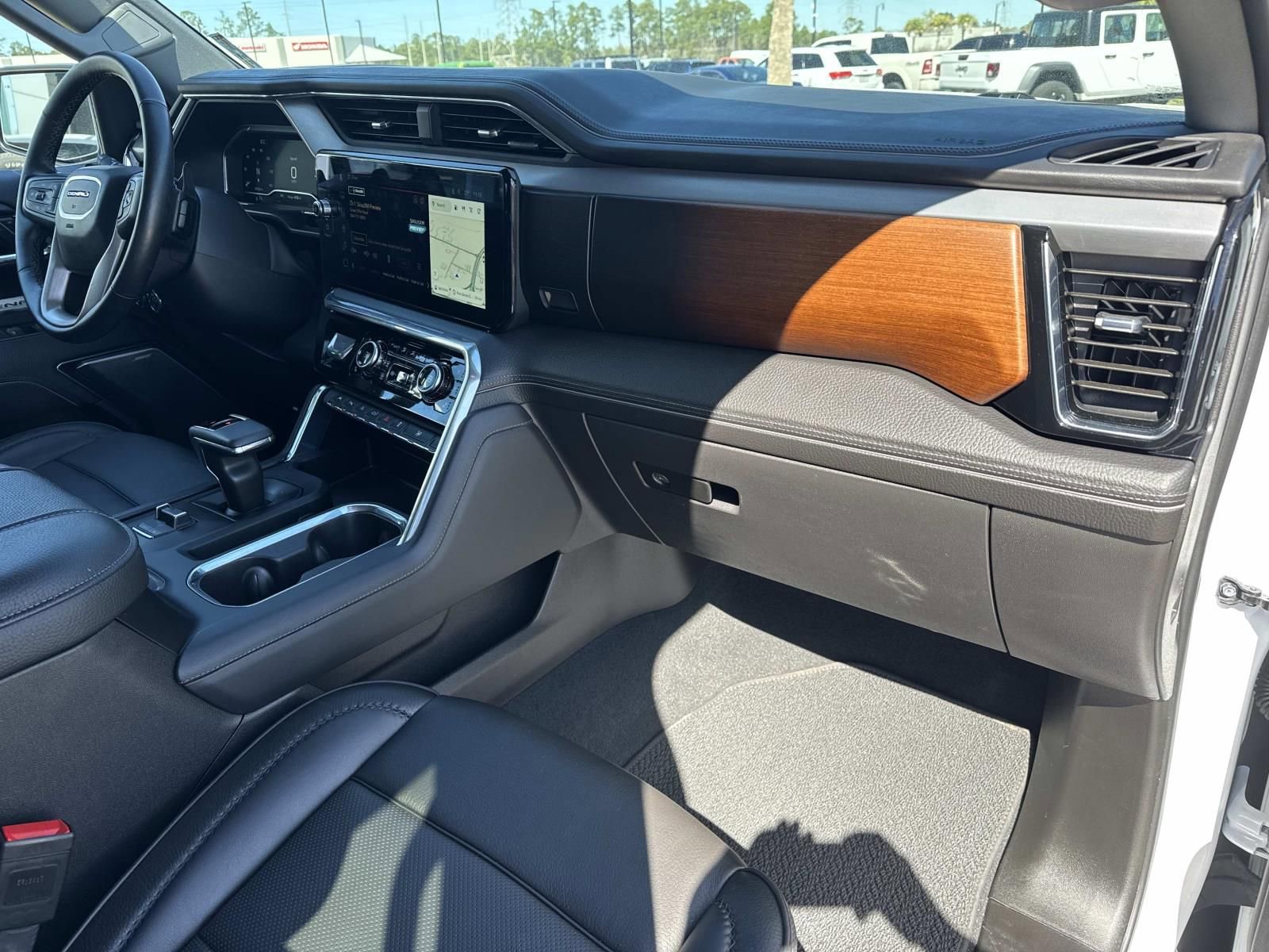 Used 2024 GMC Sierra 1500 Denali w/ Denali Reserve Package image 11