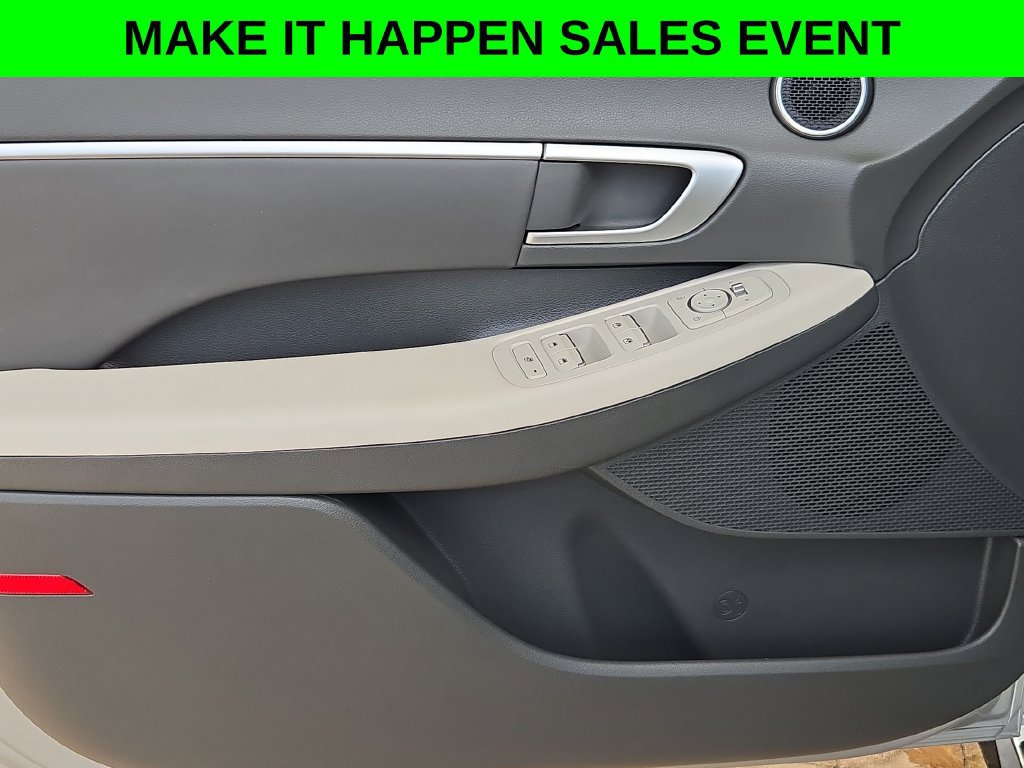 Used 2025 Hyundai Sonata SEL FWD image 11