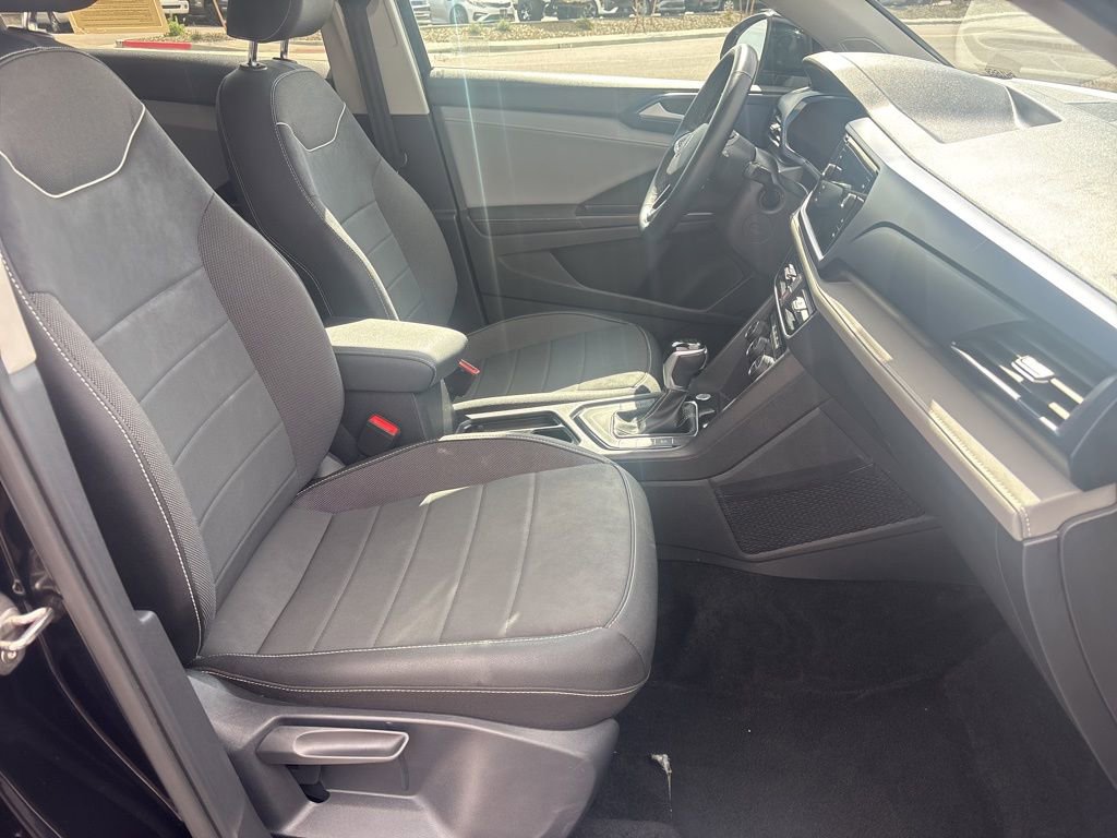 Used 2024 Volkswagen Taos SE FWD image 16