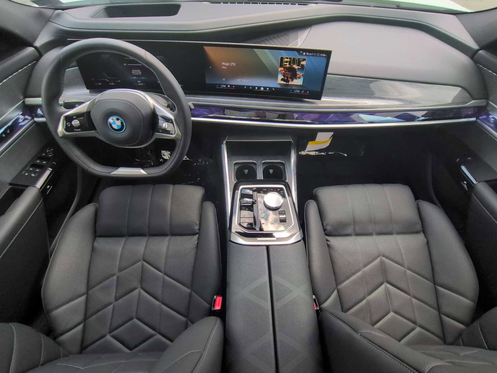 Used 2025 BMW i7 eDrive50 RWD image 16
