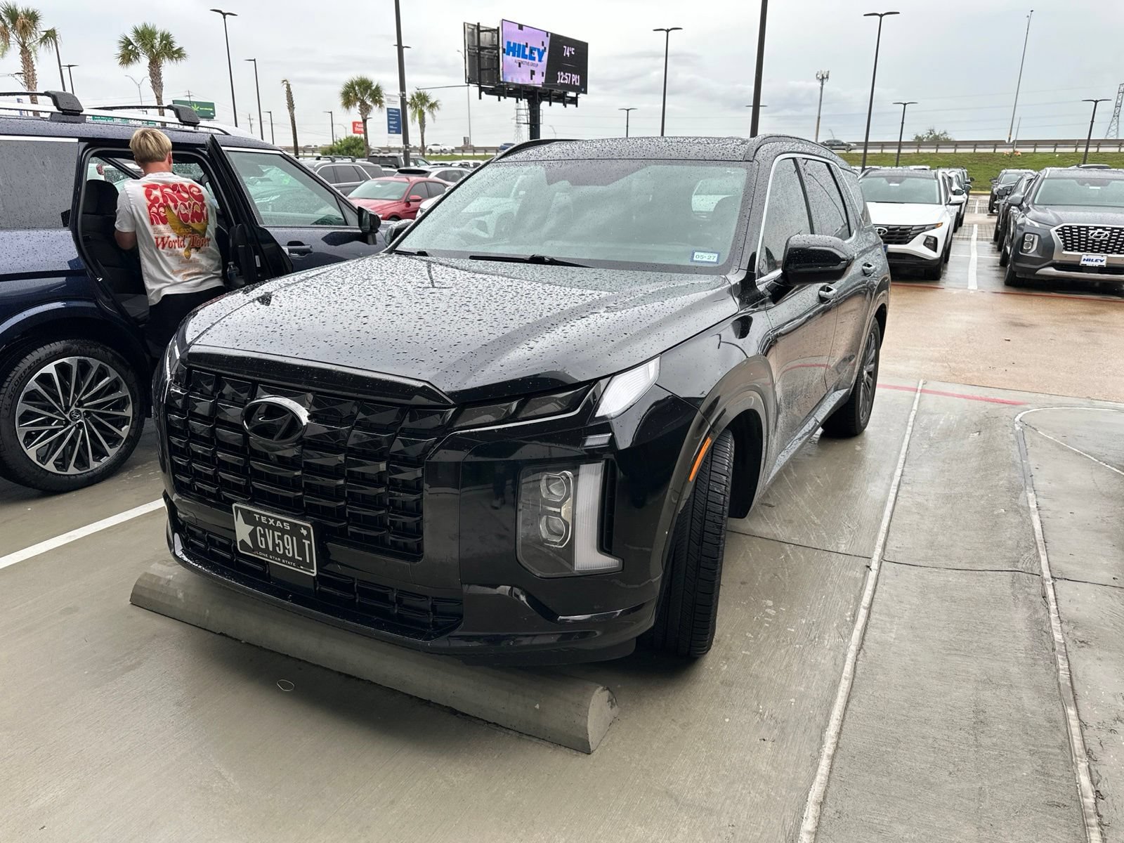 Used 2024 Hyundai Palisade Calligraphy AWD/4WD image 2