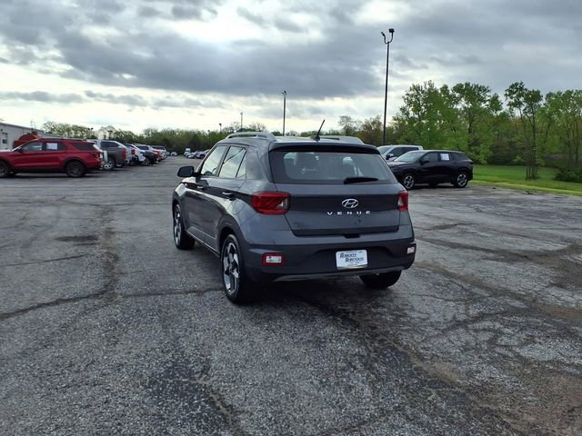 Used 2025 Hyundai Venue SEL FWD image 31