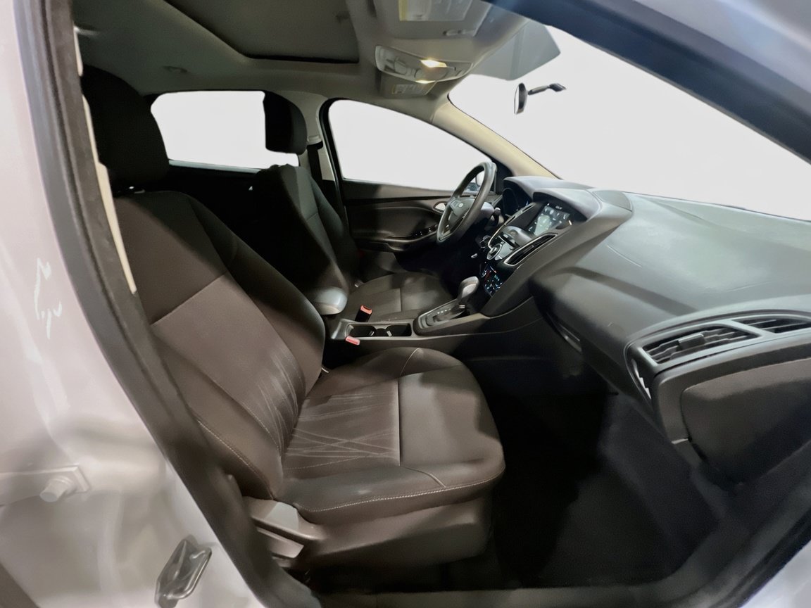 Used 2017 Ford Focus SEL FWD image 20