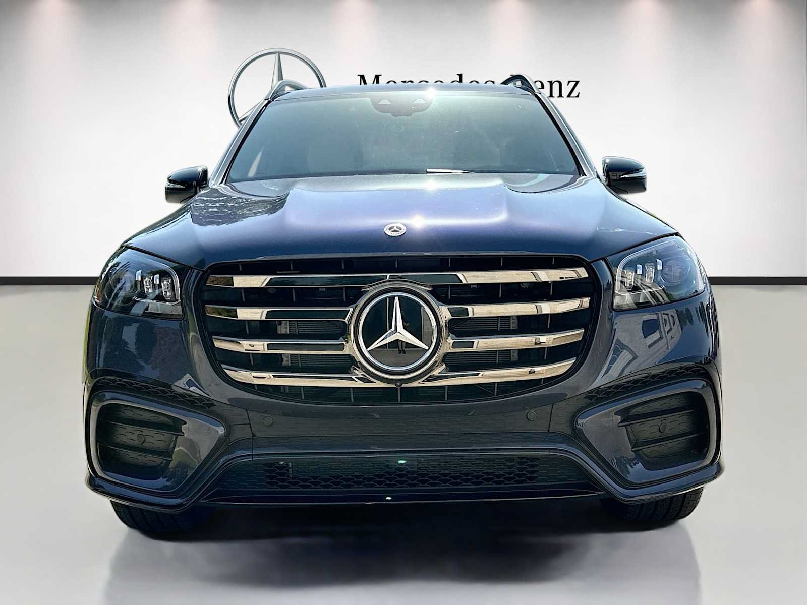 New 2026 Mercedes-Benz GLS 450 4MATIC image 2