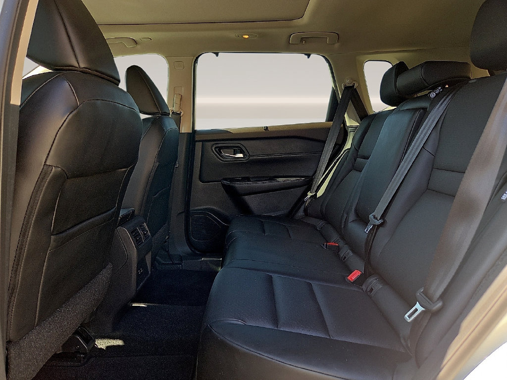 Used 2022 Nissan Rogue SV w/ SV Premium Package FWD image 11