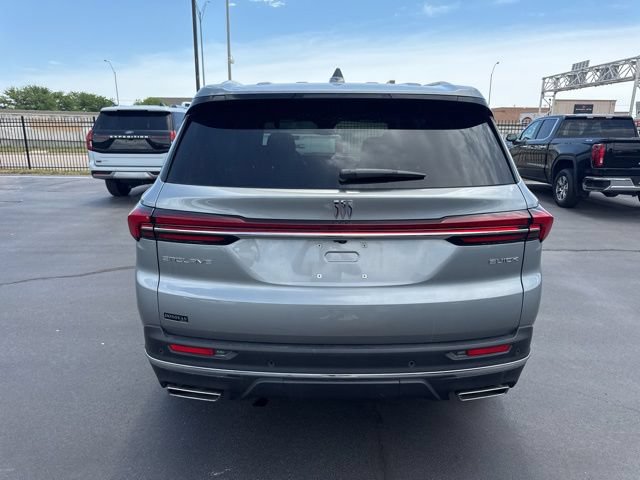 Used 2025 Buick Enclave Preferred FWD image 4