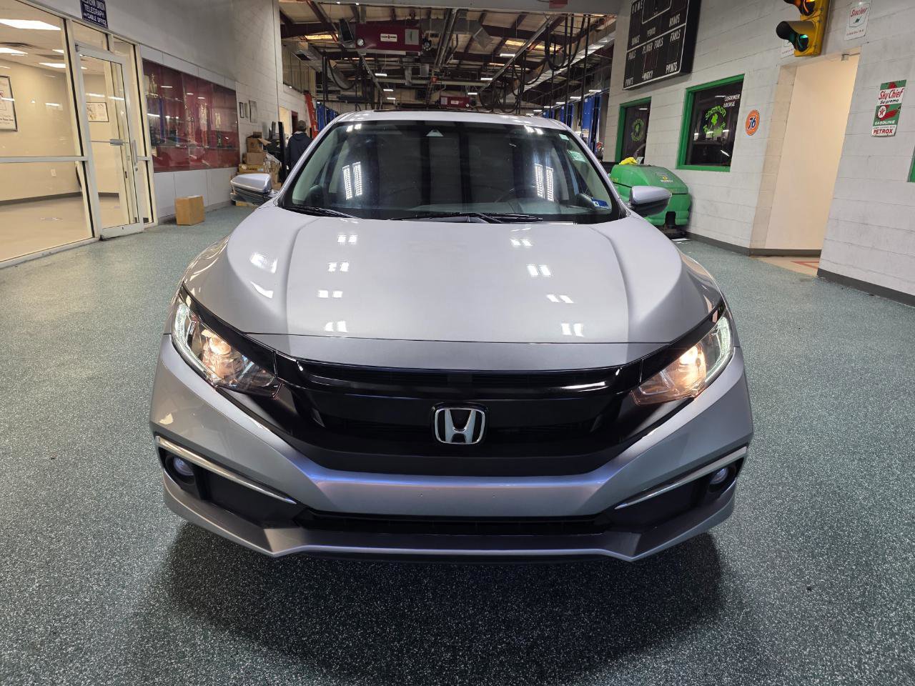 Used 2019 Honda Civic EX image 2