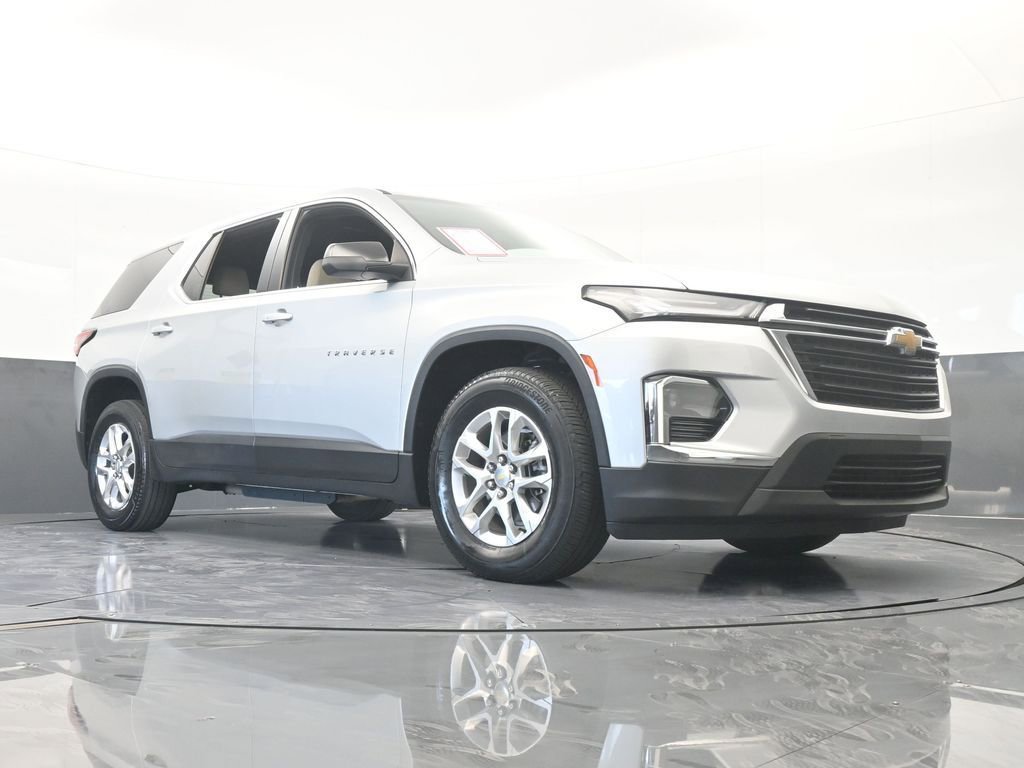 Used 2022 Chevrolet Traverse LS image 58