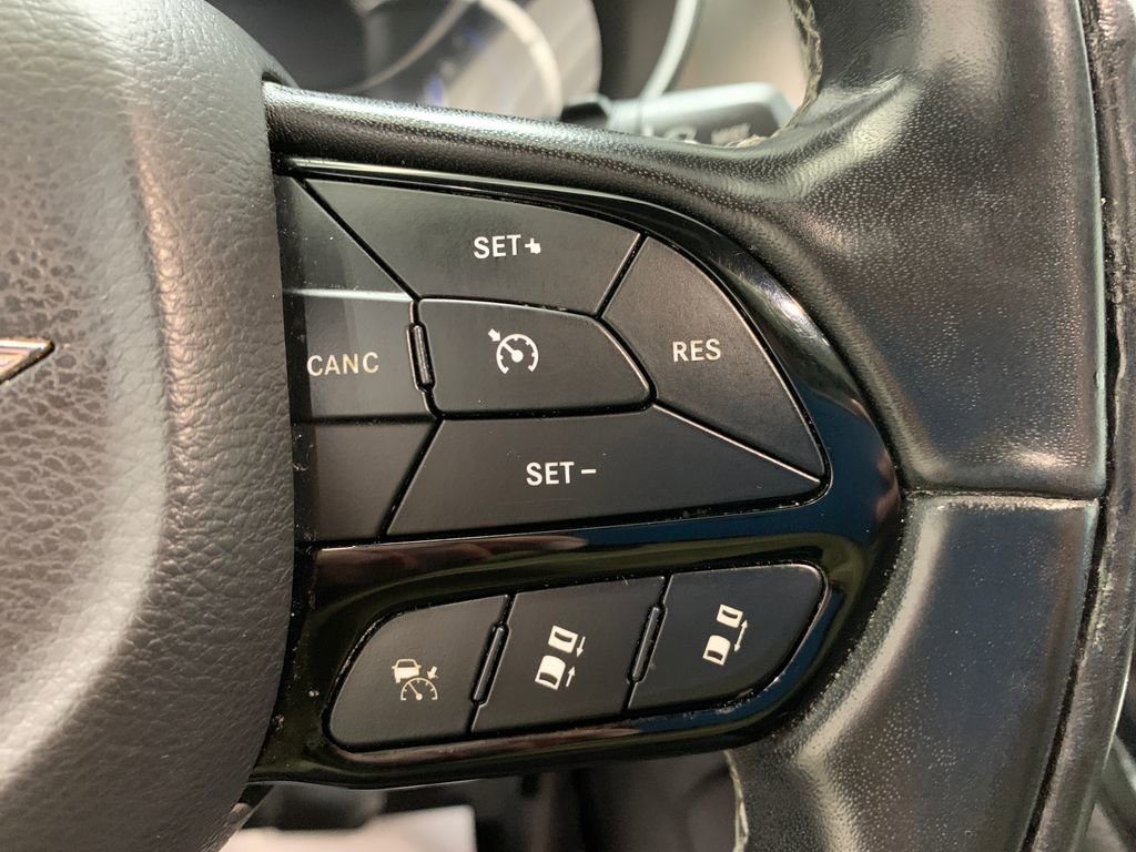 Used 2022 Chrysler Pacifica Limited w/ S Appearance Package image 15