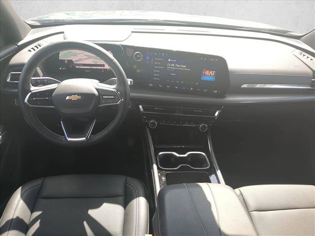 Used 2026 Chevrolet Traverse LT FWD image 16