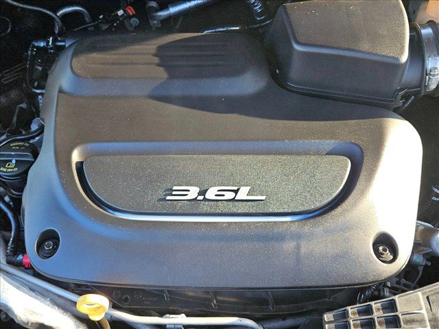 Used 2017 Chrysler Pacifica Limited w/ UConnect Theater Package FWD image 22