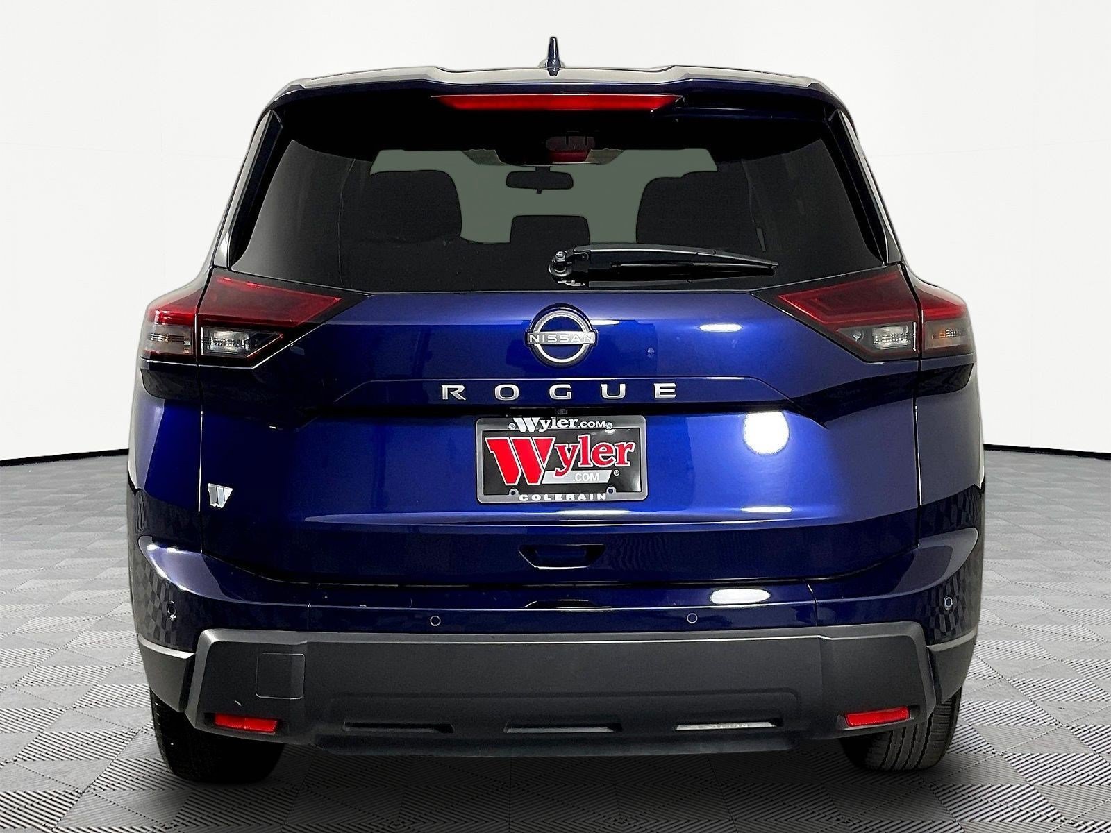 Certified 2026 Nissan Rogue SV FWD image 5