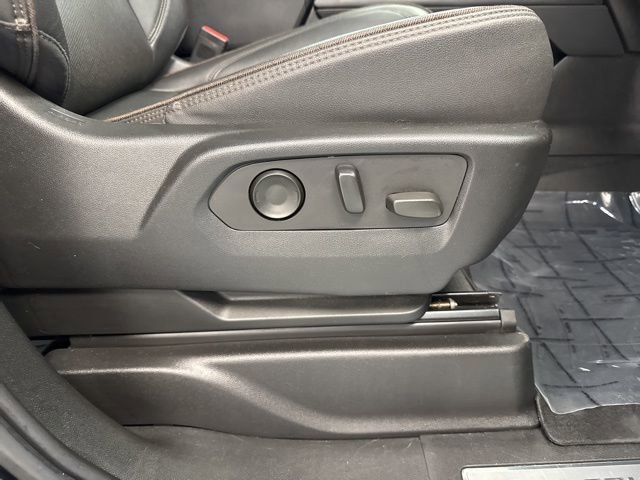 Used 2023 Chevrolet Suburban High Country image 31