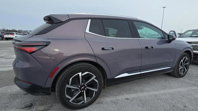 Used 2025 Chevrolet Equinox EV LT image 4