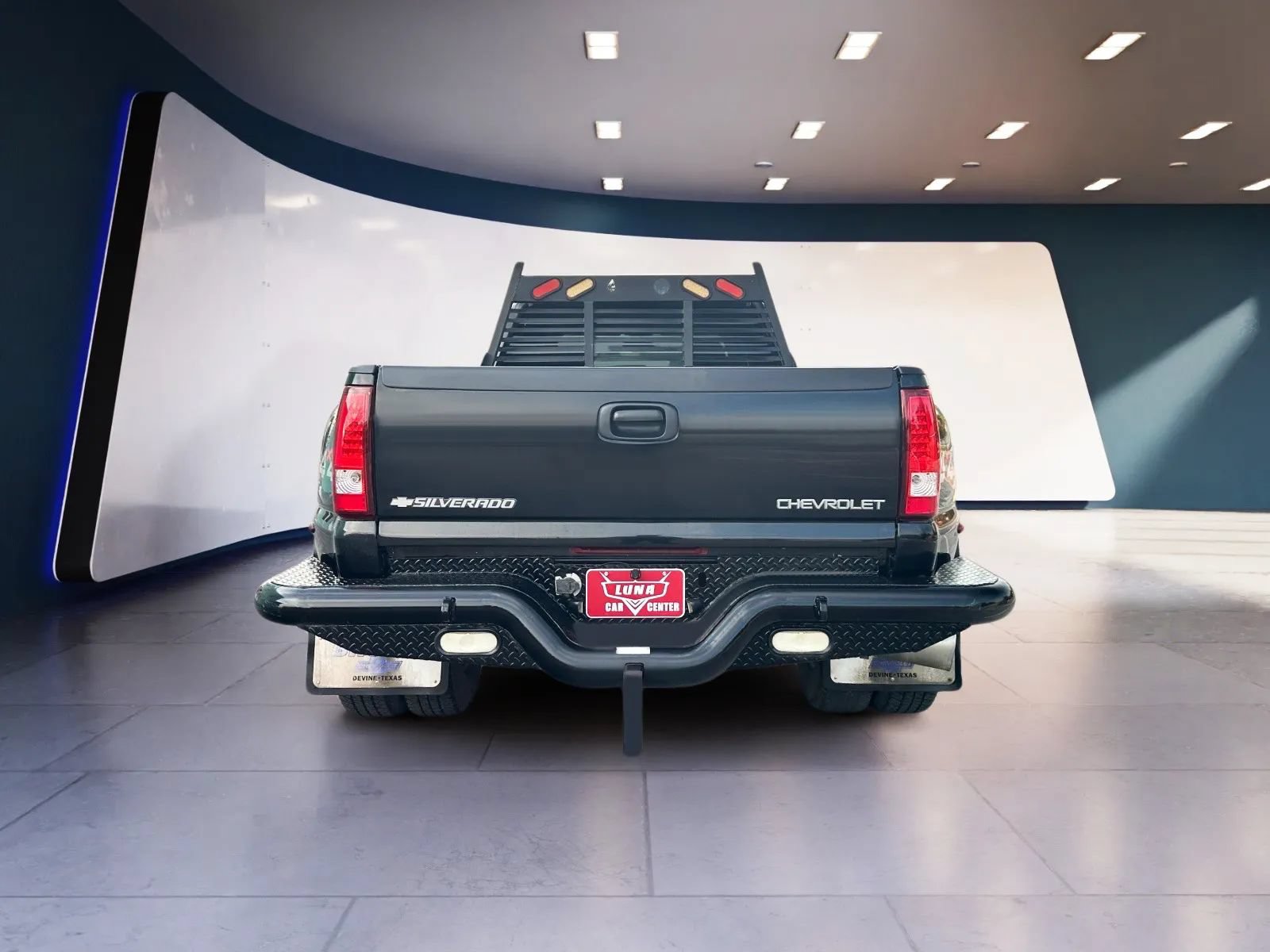 Used 2004 Chevrolet Silverado 3500 4x4 Crew Cab w/ Heavy-Duty Power Package image 4