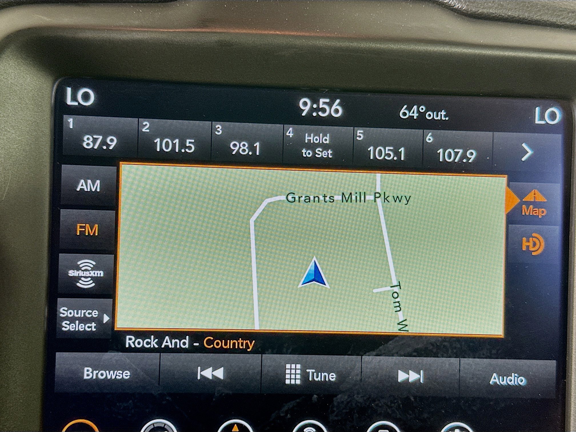 Used 2023 Jeep Renegade Altitude w/ Sun/Sound Group image 22