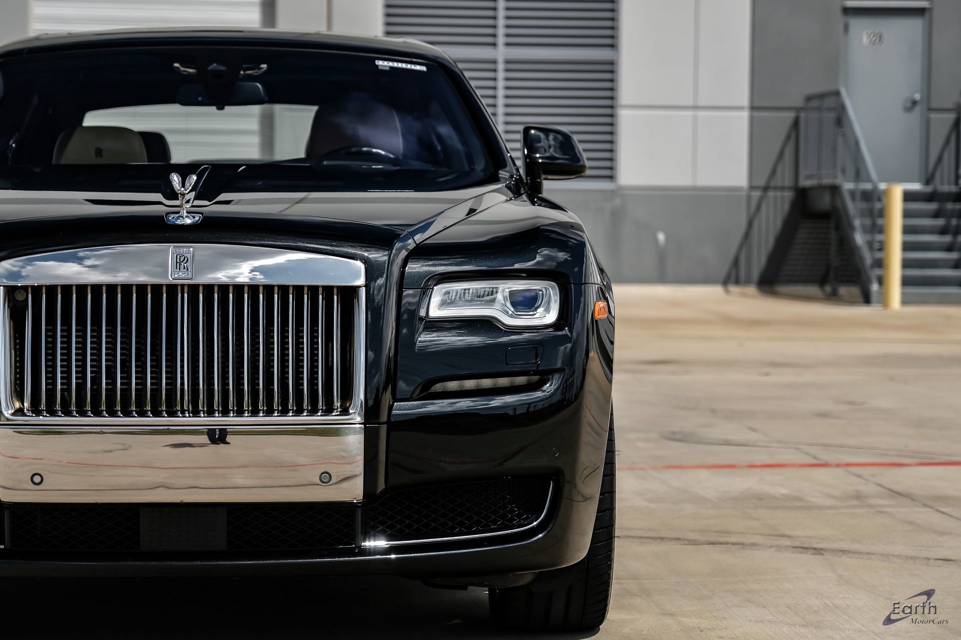 Used 2017 Rolls-Royce Ghost RWD image 34