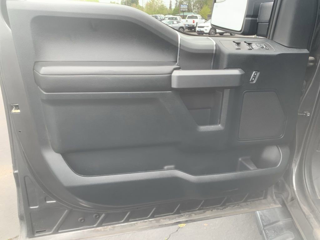 Used 2017 Ford F150 XLT w/ Equipment Group 302A Luxury AWD/4WD image 13