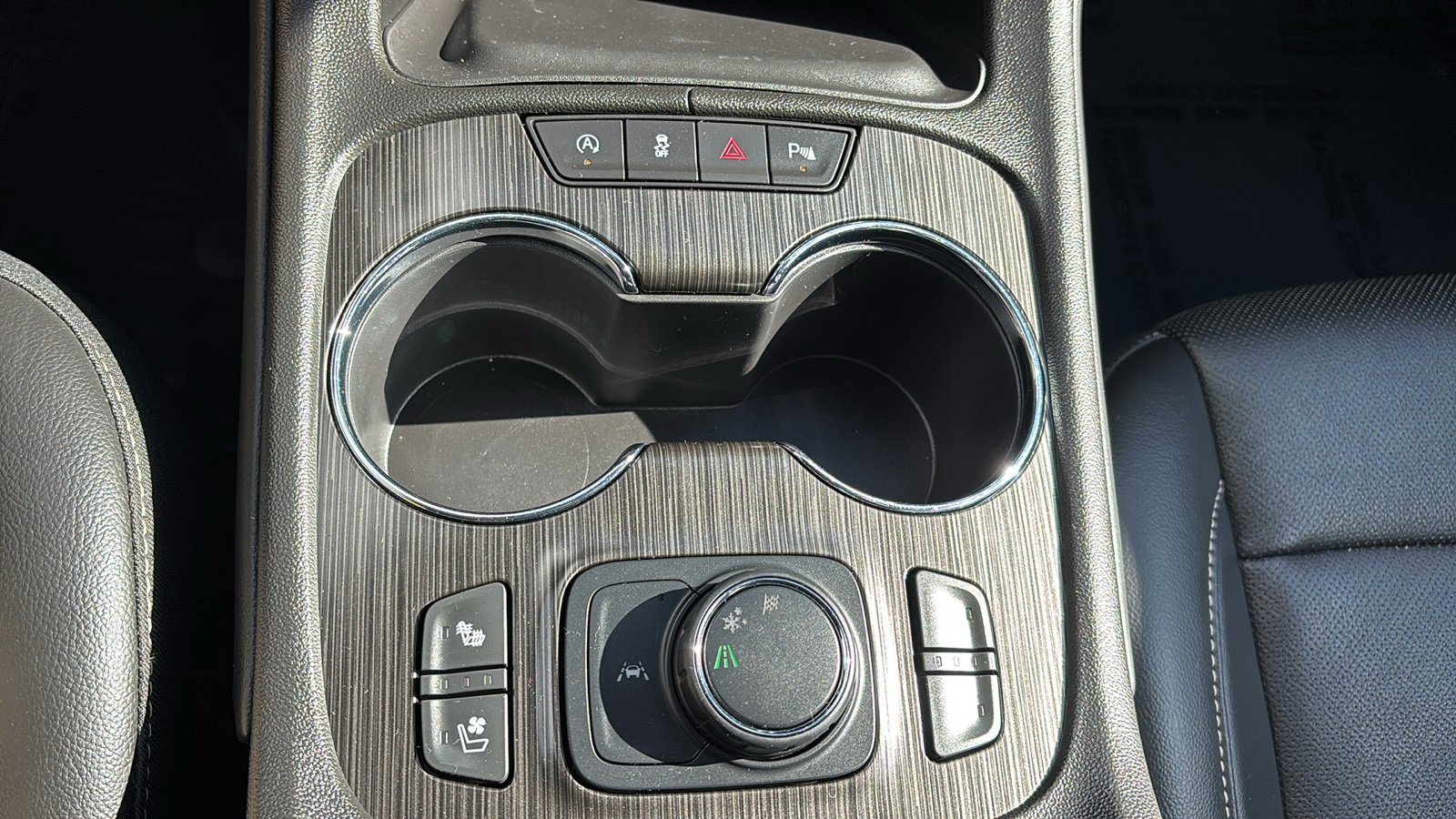 Used 2023 GMC Acadia SLT w/ Technology Package image 18