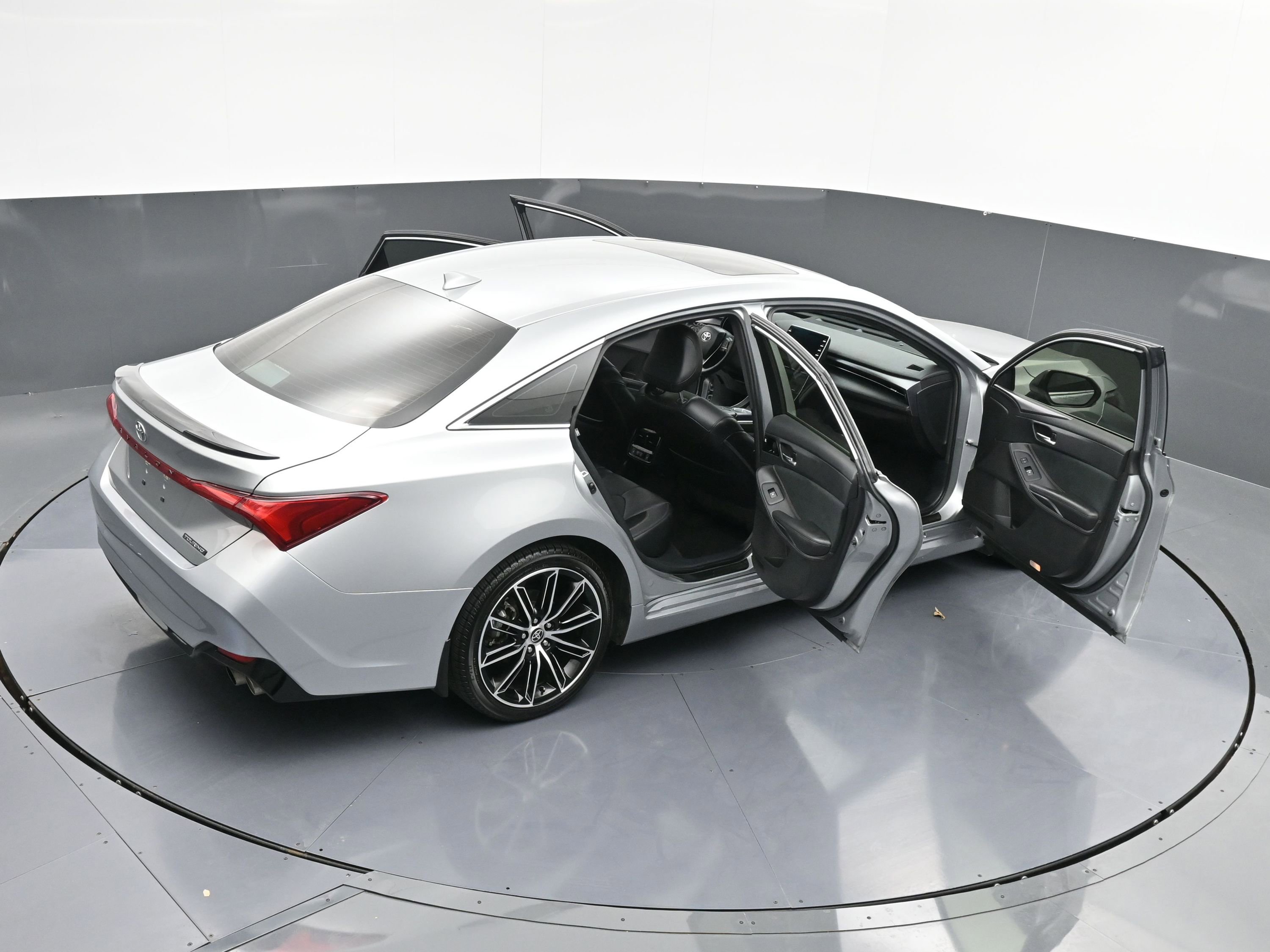 Used 2022 Toyota Avalon Touring image 49