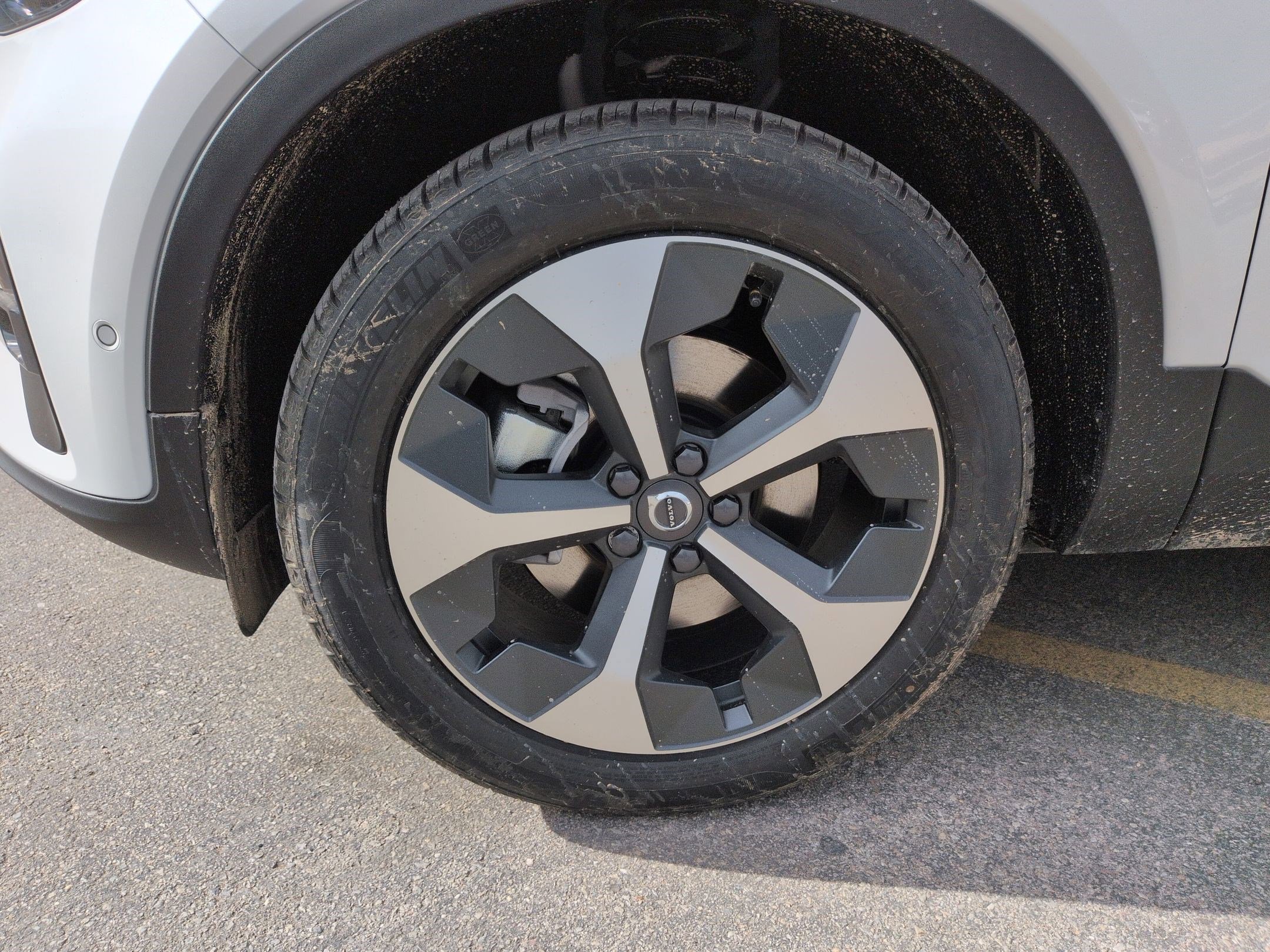 New 2026 Volvo XC40 B5 Plus w/ Protection Package Premier image 16