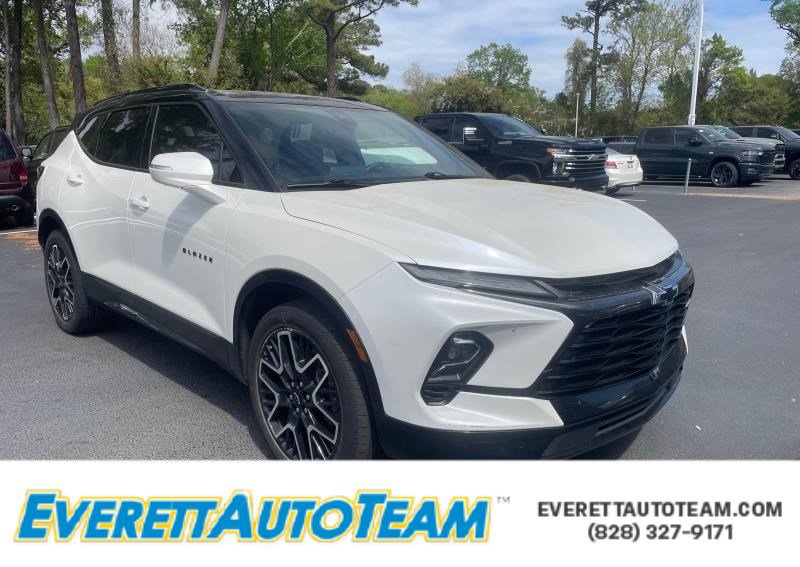 Used 2023 Chevrolet Blazer RS w/ Driver Confidence II Package FWD image 1