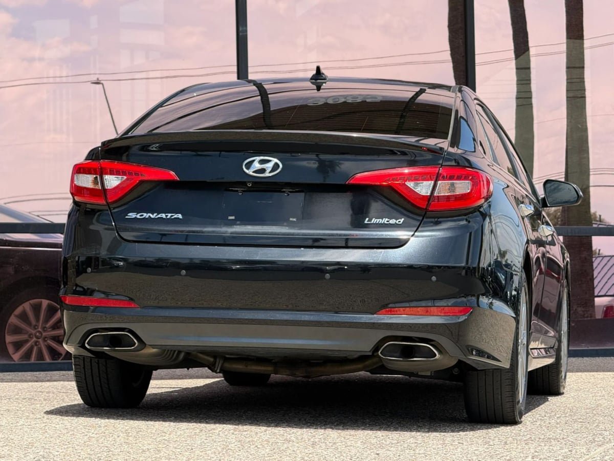 Used 2017 Hyundai Sonata Limited w/ Ultimate Package 04 FWD image 11