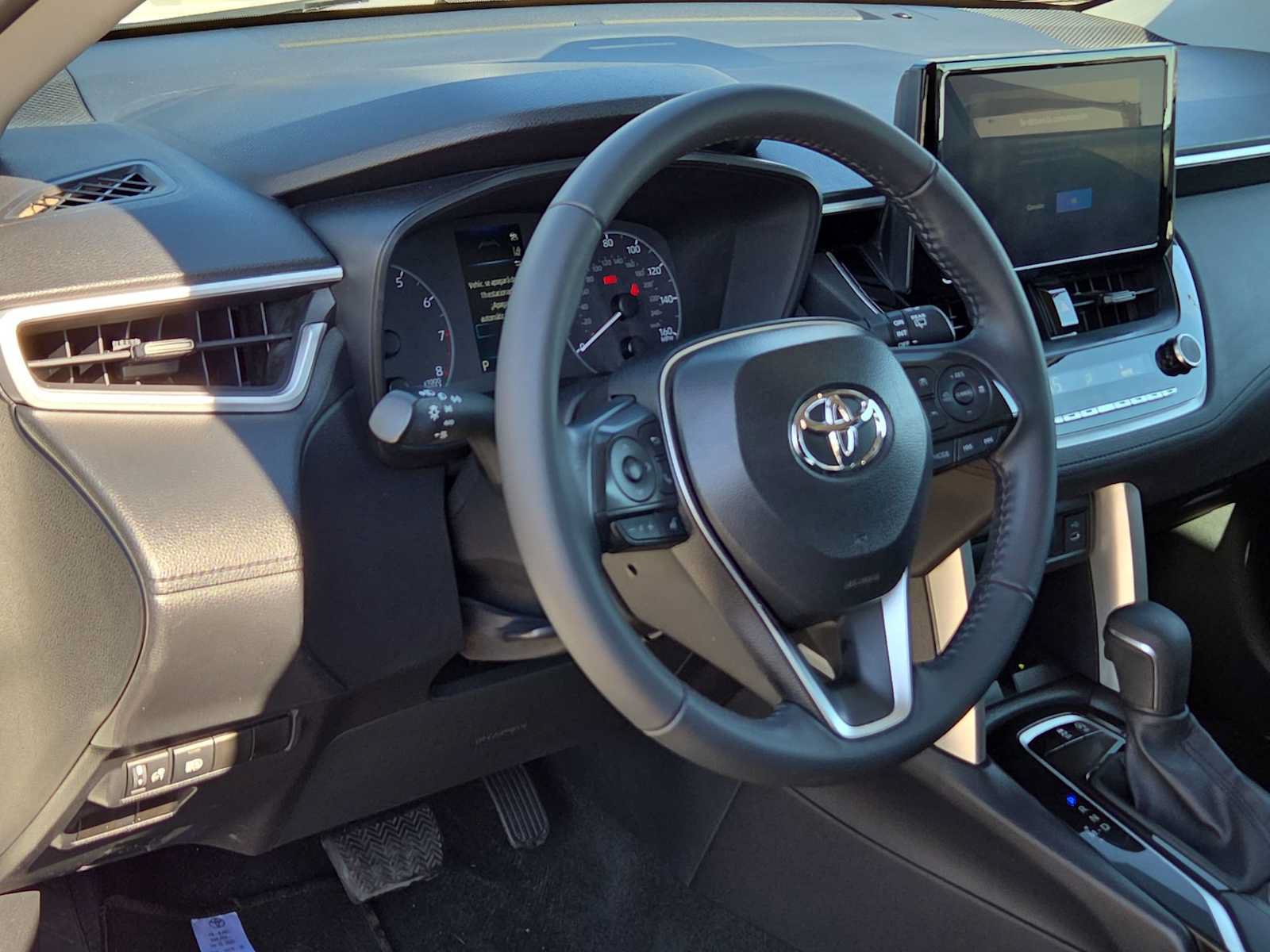 Certified 2025 Toyota Corolla Cross LE w/ Moonroof Package FWD image 10