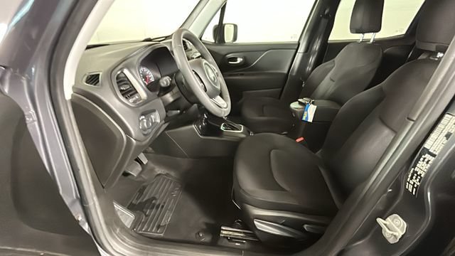 Used 2023 Jeep Renegade Latitude AWD/4WD image 11