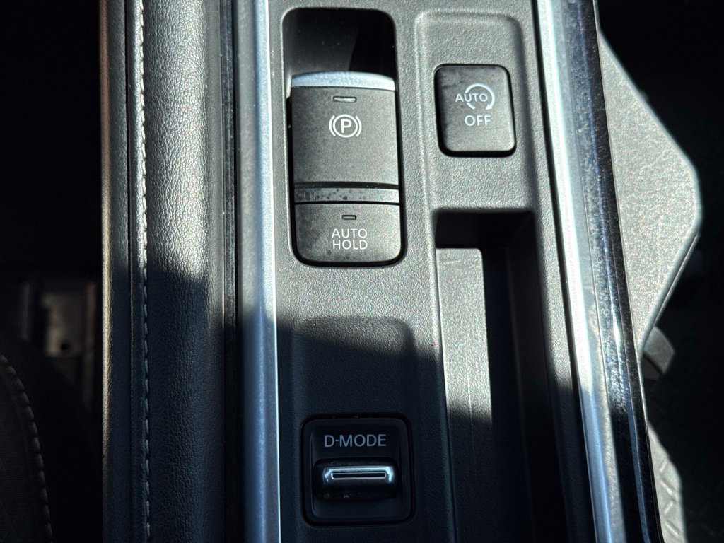 Certified 2025 Nissan Pathfinder SV FWD image 30