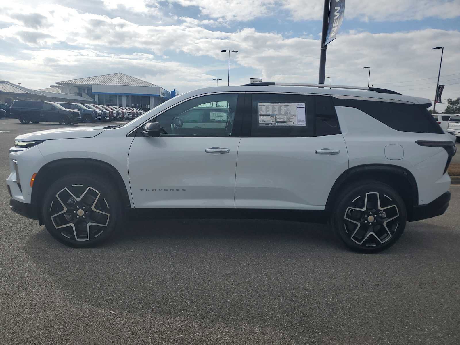 New 2026 Chevrolet Traverse High Country image 2