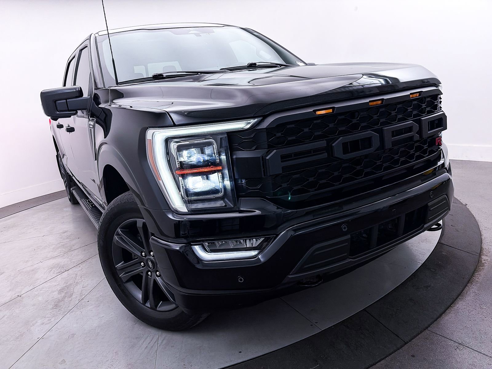 Used 2023 Ford F150 Lariat w/ Equipment Group 502A High image 9