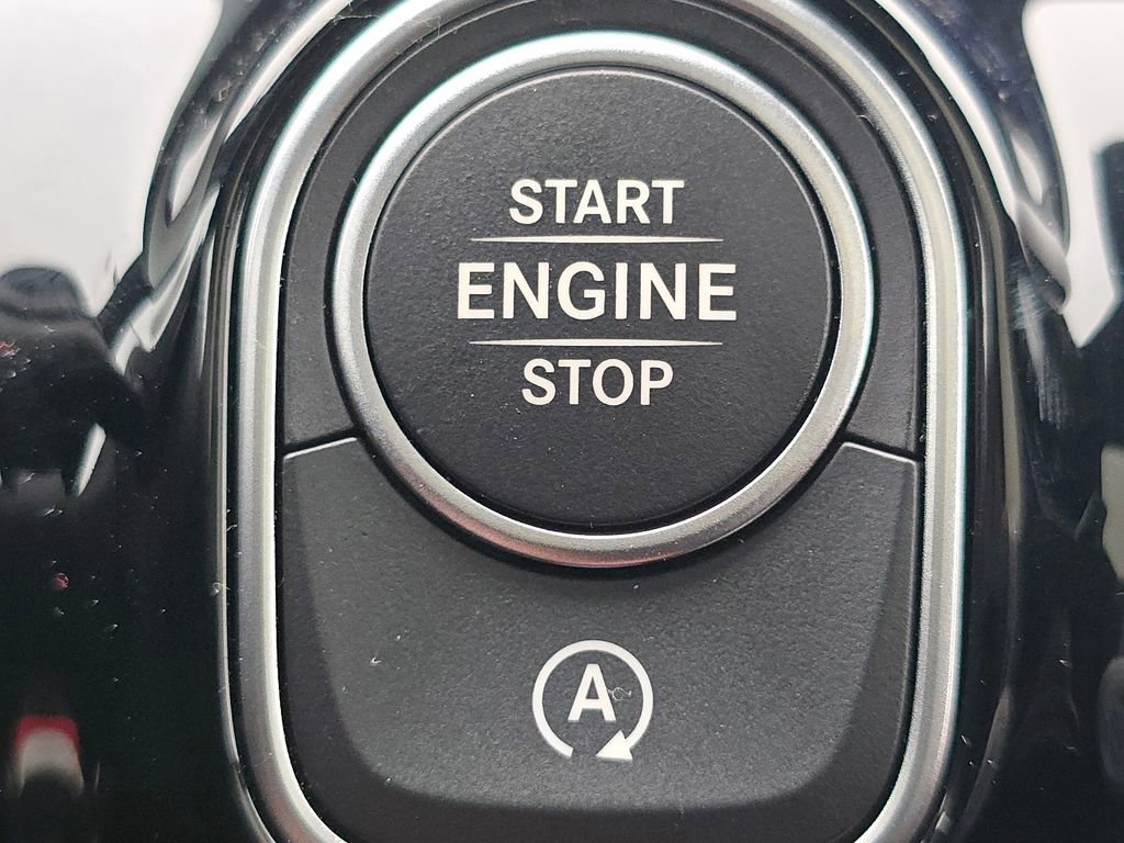 Used 2025 Mercedes-Benz CLA 250 4MATIC image 33