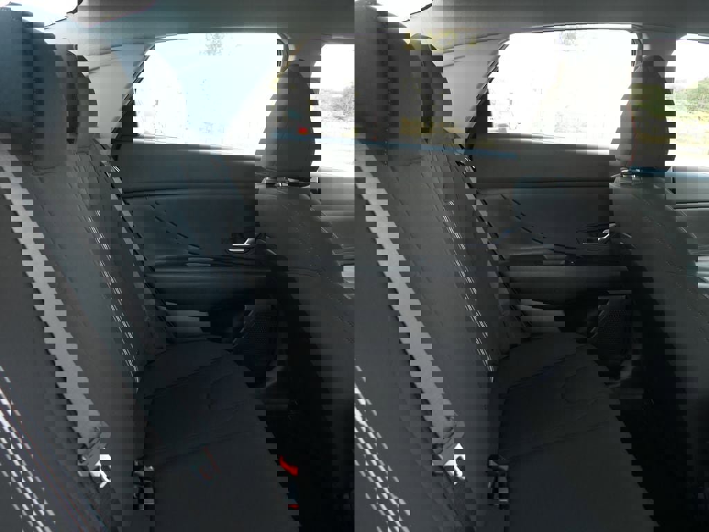 Used 2024 Hyundai Elantra SEL image 25