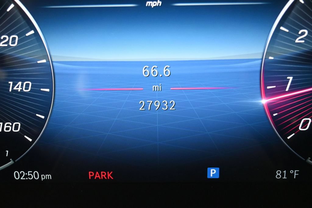 Used 2023 Mercedes-Benz GLC 300 4MATIC w/ AMG Line image 13