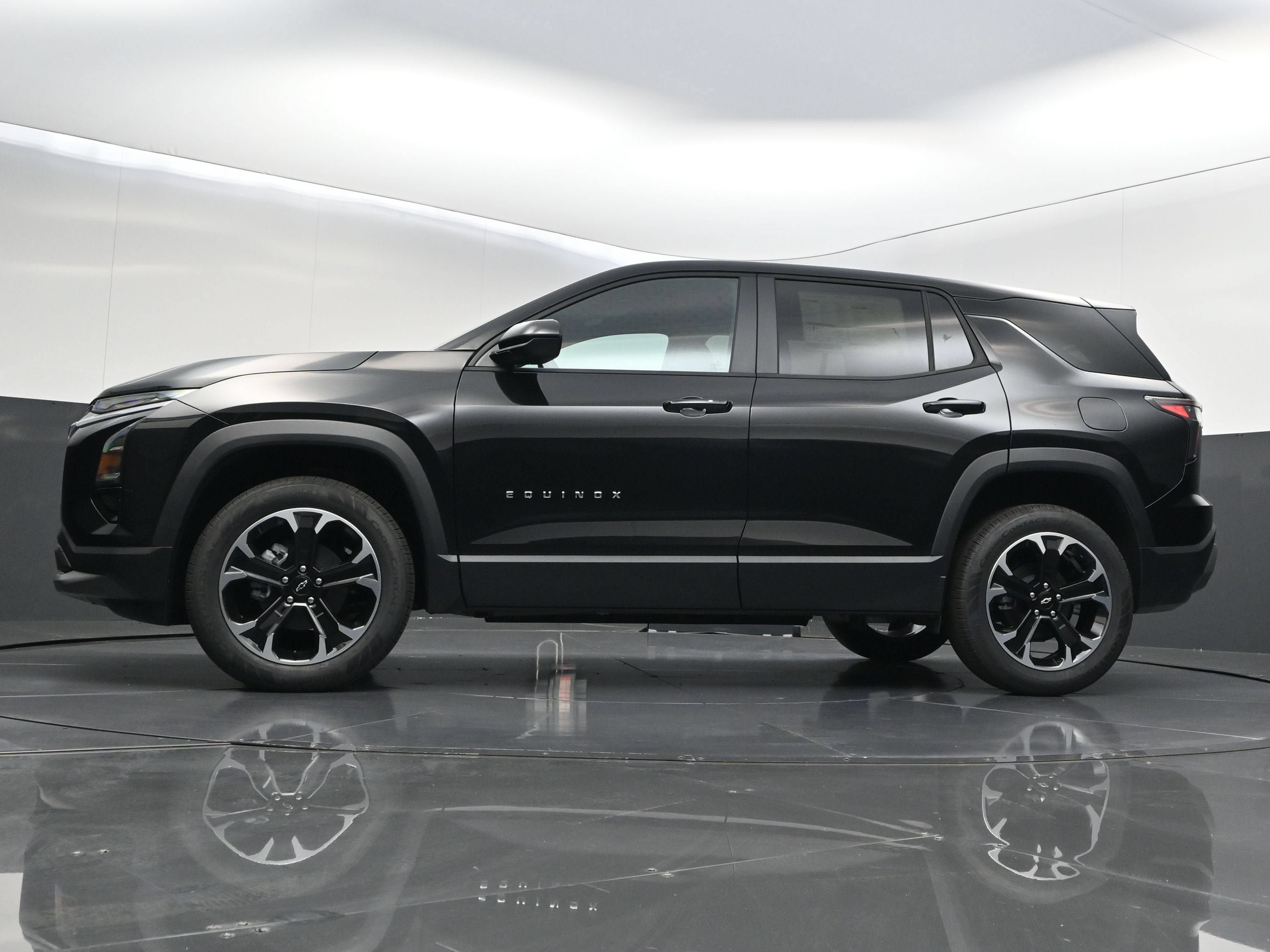 New 2027 Chevrolet Equinox LT w/ Convenience Package II FWD image 45