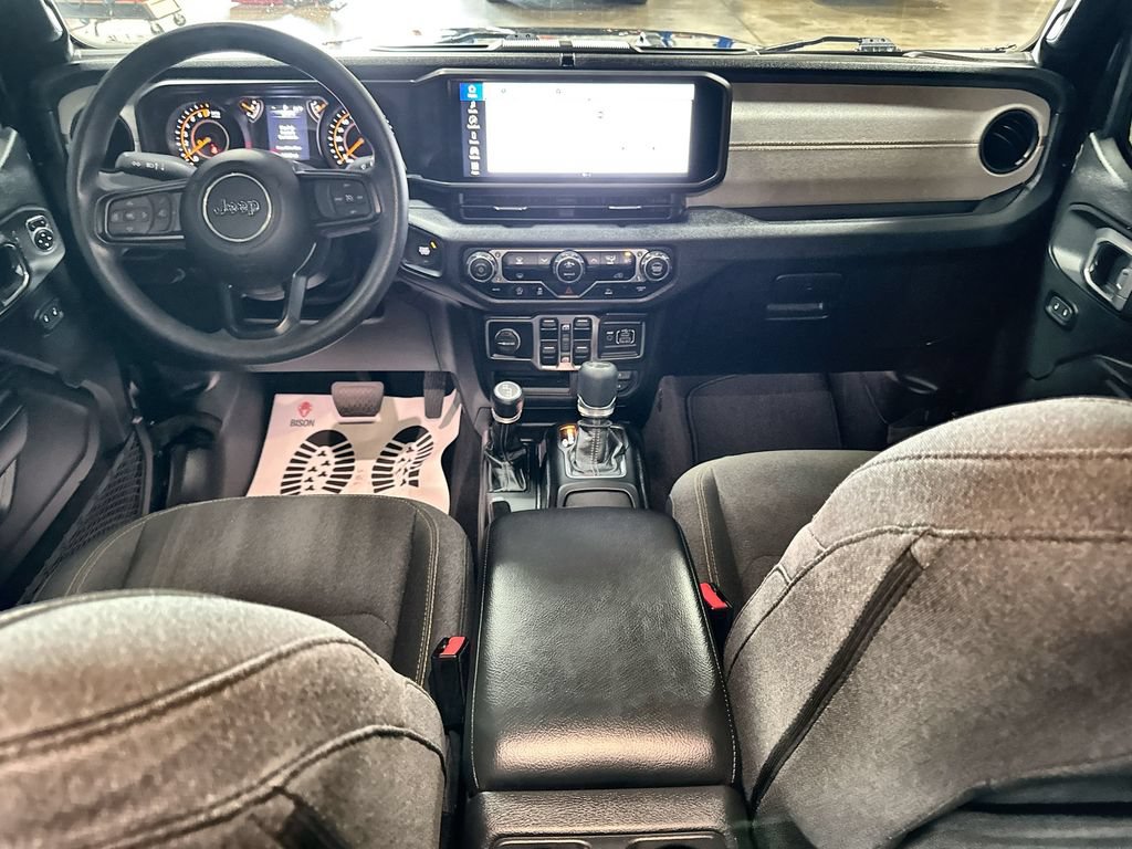 Used 2025 Jeep Gladiator Sport AWD/4WD image 25