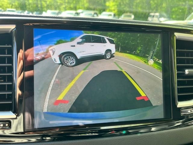 Used 2023 Chrysler Pacifica Touring-L FWD image 42