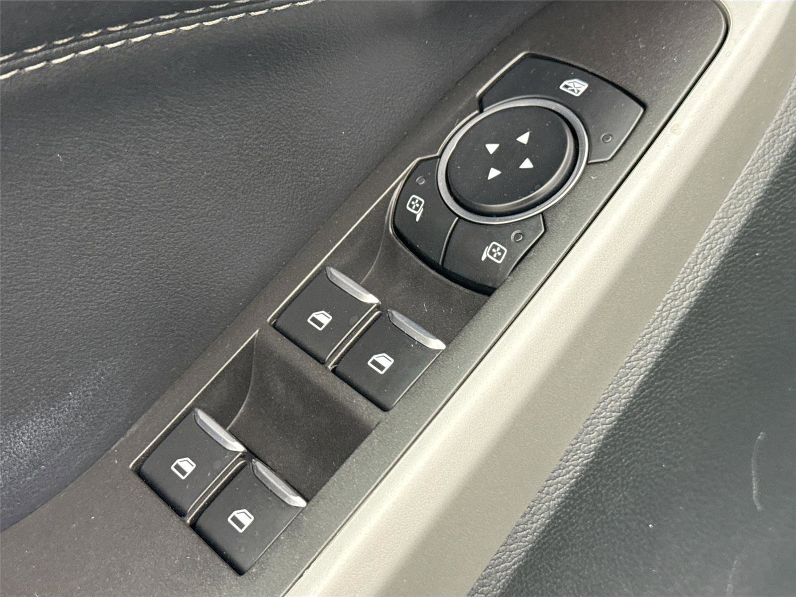 Used 2024 Ford Explorer XLT w/ Class IV Trailer Tow Package image 26