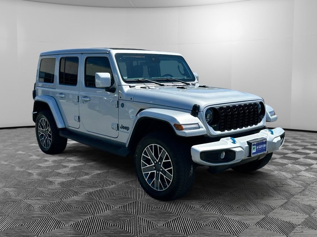 Used 2024 Jeep Wrangler High Altitude AWD/4WD image 3