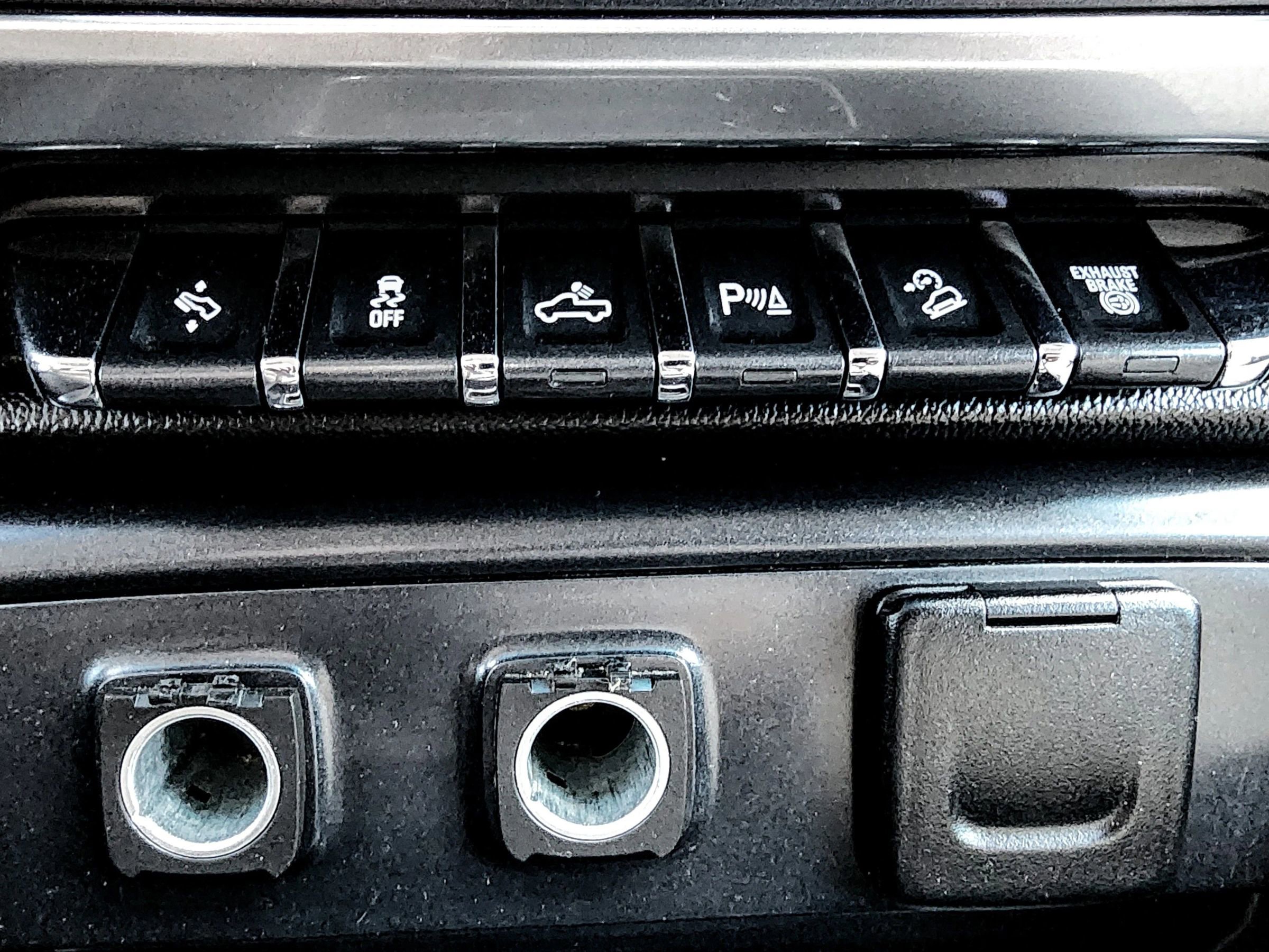 Used 2017 Chevrolet Silverado 3500 LT image 29