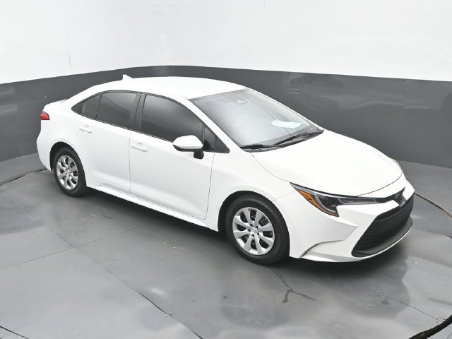 Used 2025 Toyota Corolla LE FWD image 28