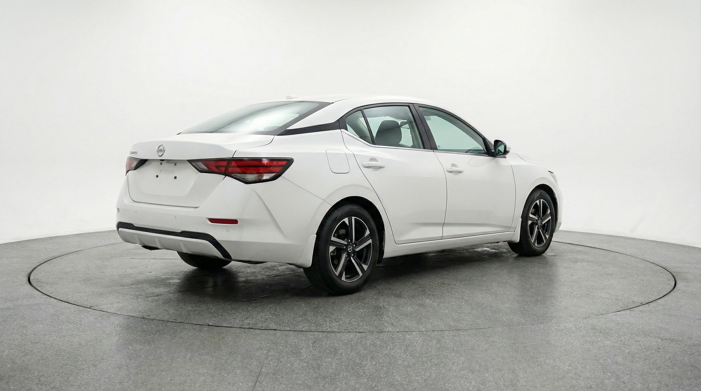 Used 2025 Nissan Sentra SV image 9