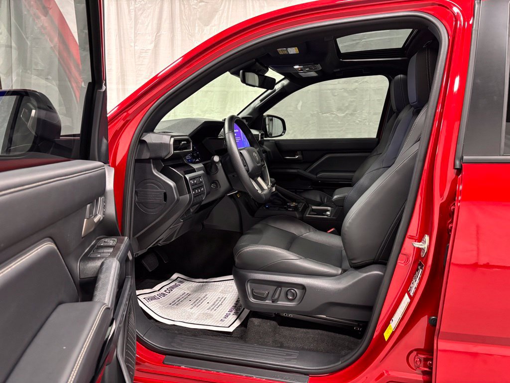 Used 2025 Toyota 4Runner Limited AWD/4WD image 10