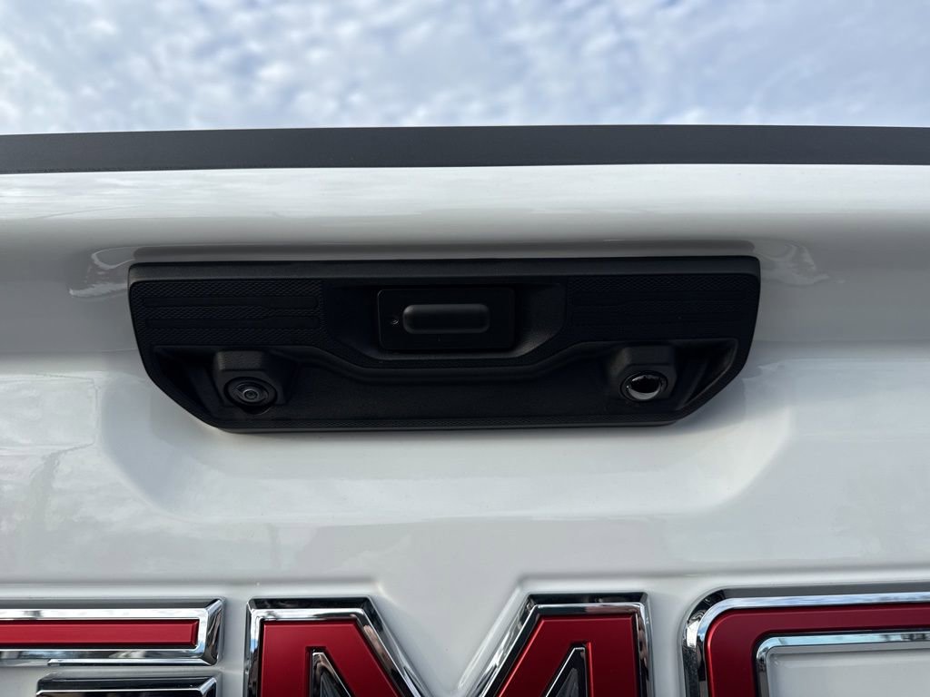 Used 2025 GMC Sierra 1500 Elevation image 30