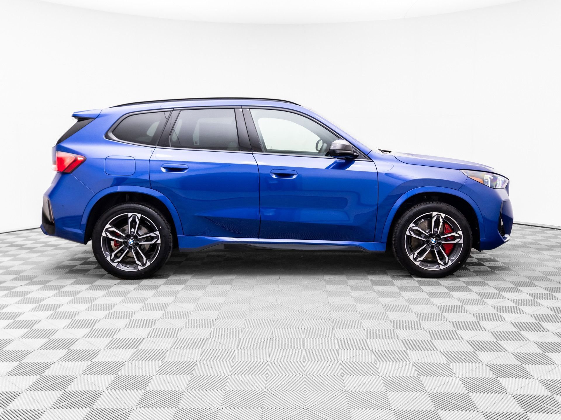 New 2026 BMW X1 xDrive28i w/ Technology Package AWD/4WD image 8