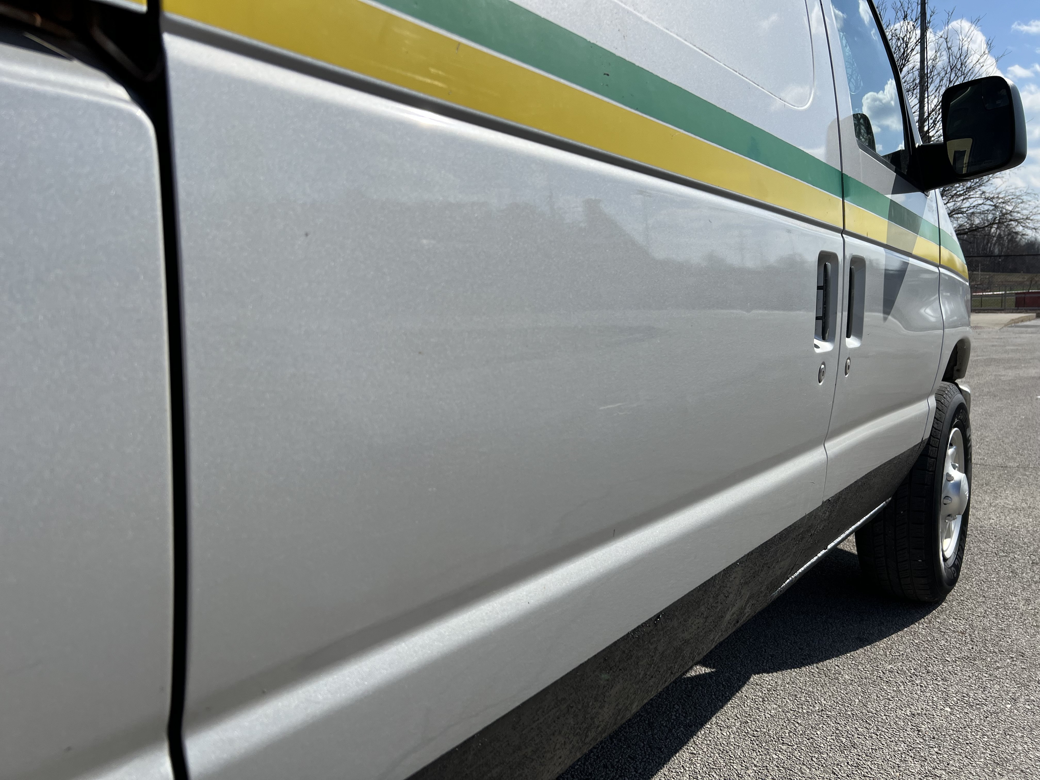 Used 2011 Ford E-250 and Econoline 250 Extended w/ Commercial Cargo Van Pkg RWD image 27